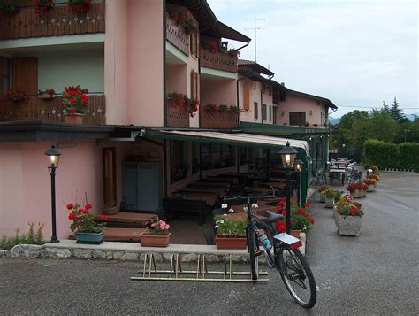 via dei narcisi 1 loc prada di monte baldo|Hotel Edelweiss, San Zeno di Montagna .